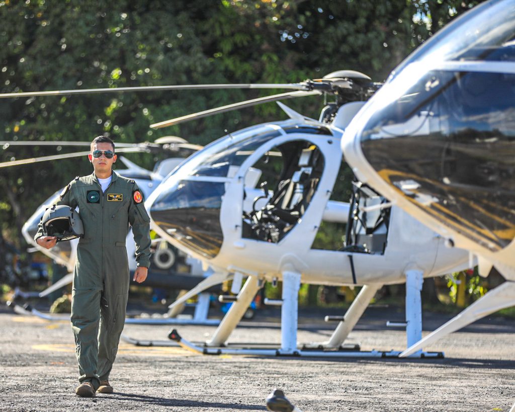 Helicóptero FAS en operación